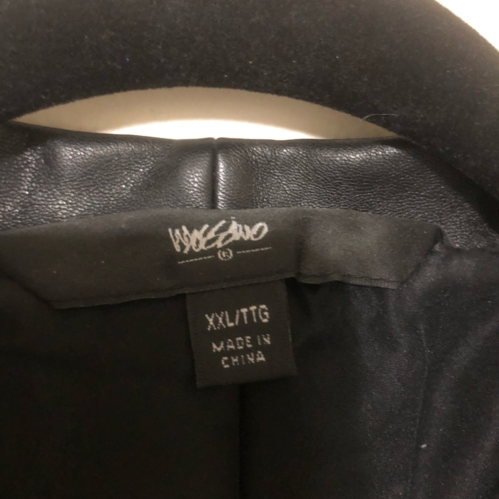 Jacket - Picture 4 of 4